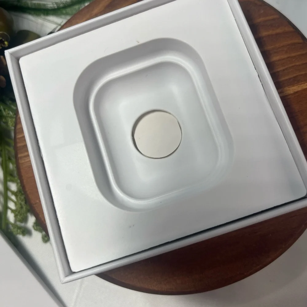 Apple AirPods Wireless Charging Case Empty Box Only (No AirPods / No Case)